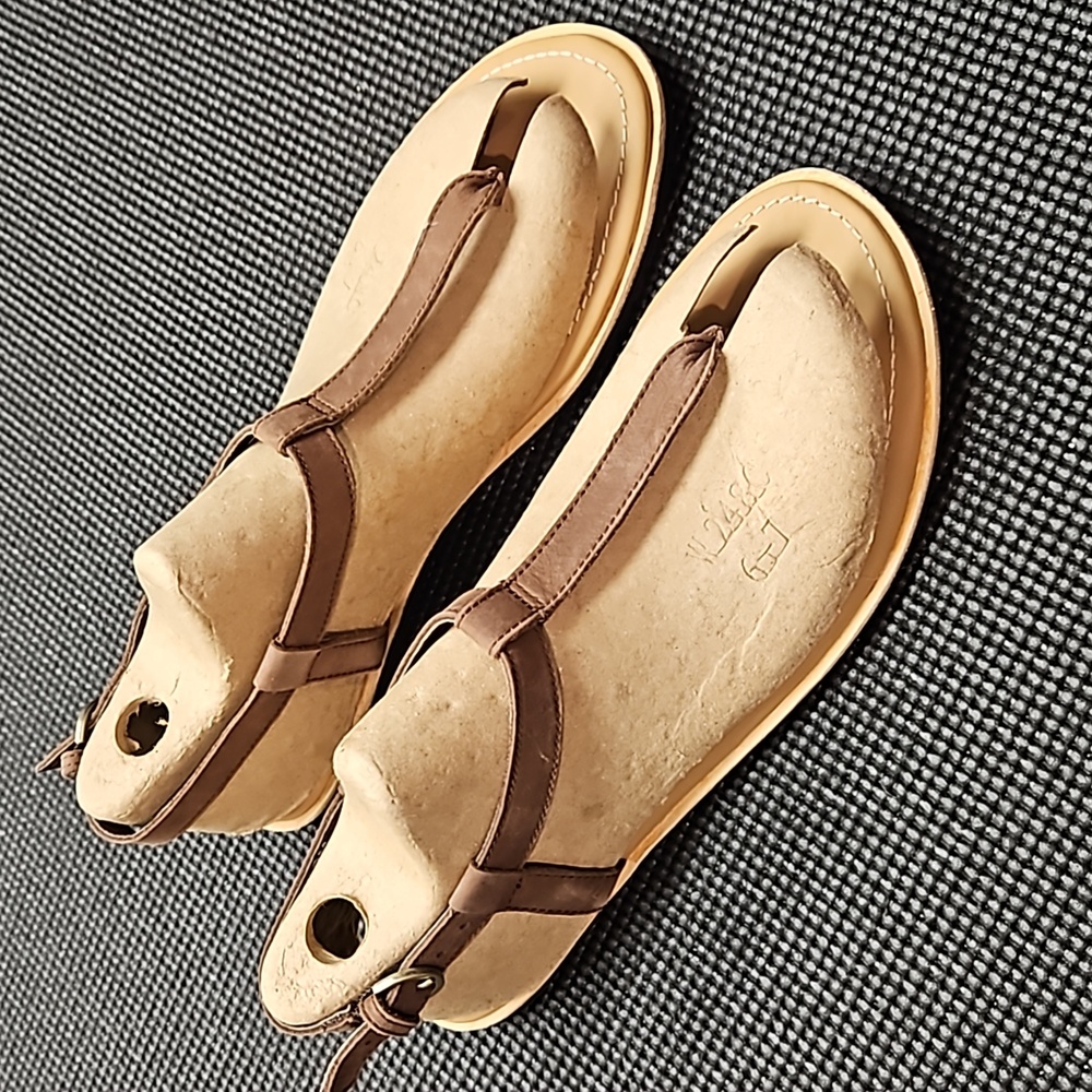 Sorel Bailee T Strap Sandal Size 10 NIB